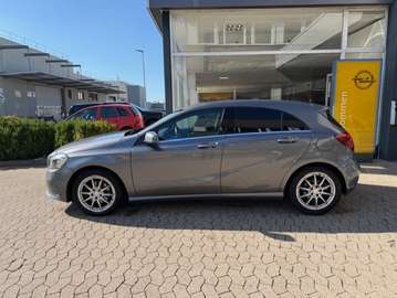 Fotografie 2 des Mercedes-Benz A 180 URBAN BlueEfficiency (BM176.042)