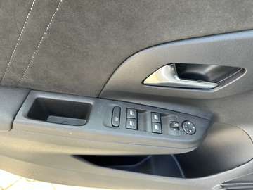 Fotografie 11 des Opel Corsa Ultimate 1,2*DAB*Voll-LED*SHZ*AHK*