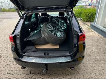 Fotografie 12 des Opel Astra Sports Tourer 1,6 Turbo Ultimate Automatik*Navi*