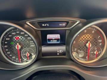 Fotografie 11 des Mercedes-Benz A 180 URBAN BlueEfficiency (BM176.042)